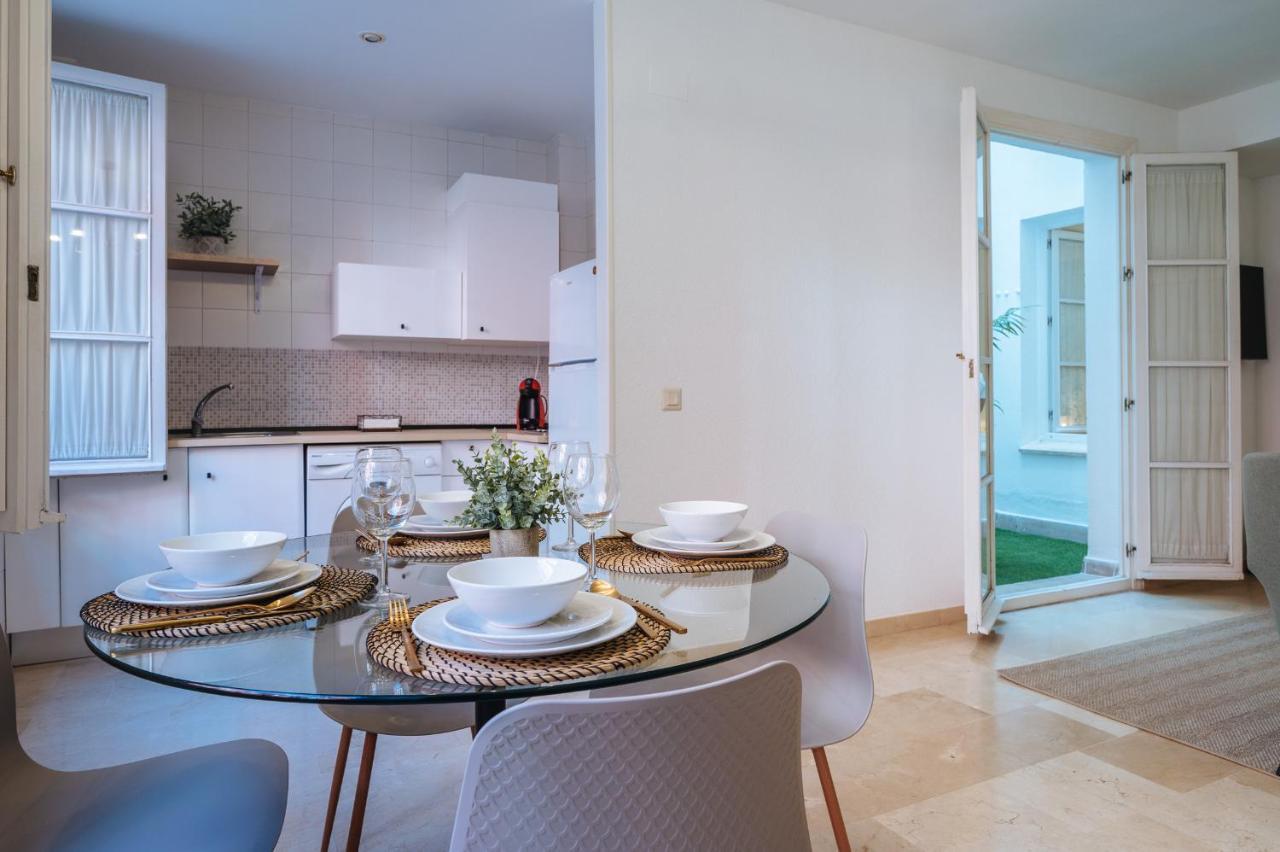 Lirio Suite Apartment - Private Parking Included Sevilla Exterior foto